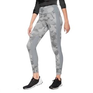 ATHLETA Gray Essex Camo Hybrid Legging Tight in Cobblestone, Size Medium